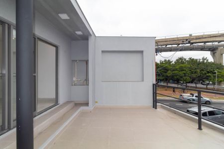 Casa à venda com 180m², 3 quartos e 2 vagas Casa à venda com 180m², 3 quartos e 2 vagasTerraço