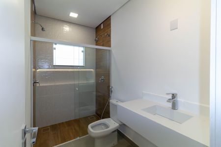 Casa à venda com 180m², 3 quartos e 2 vagas Casa à venda com 180m², 3 quartos e 2 vagasBanheiro da Suíte 3