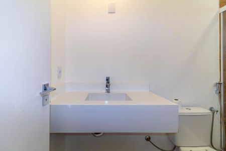 Casa à venda com 180m², 3 quartos e 2 vagas Casa à venda com 180m², 3 quartos e 2 vagasBanheiro da Suíte 2