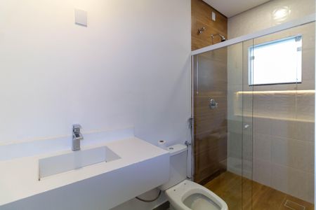 Casa à venda com 180m², 3 quartos e 2 vagas Casa à venda com 180m², 3 quartos e 2 vagasBanheiro da Suíte 2