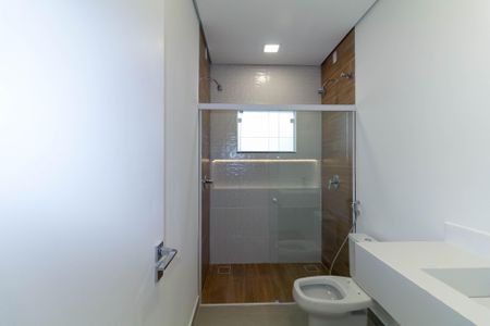 Casa à venda com 180m², 3 quartos e 2 vagas Casa à venda com 180m², 3 quartos e 2 vagasBanheiro da Suíte 3