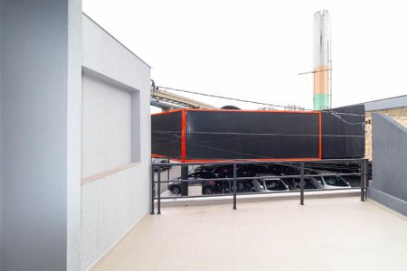 Casa à venda com 180m², 3 quartos e 2 vagas Casa à venda com 180m², 3 quartos e 2 vagasTerraço