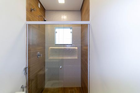 Casa à venda com 180m², 3 quartos e 2 vagas Casa à venda com 180m², 3 quartos e 2 vagasBanheiro da Suíte 2