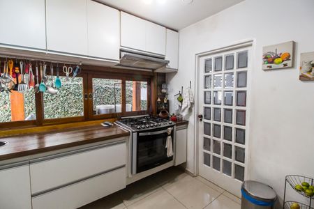 Casa de condomínio à venda com 320m², 4 quartos e 6 vagasCozinha