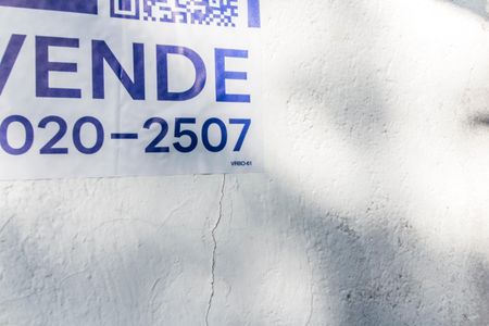 Casa de condomínio à venda com 250m², 3 quartos e 6 vagas Casa de condomínio à venda com 250m², 3 quartos e 6 vagasPlaca