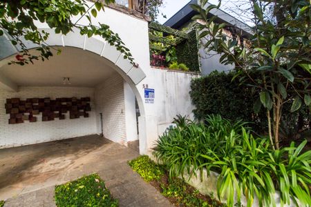 Casa de condomínio à venda com 250m², 3 quartos e 6 vagas Casa de condomínio à venda com 250m², 3 quartos e 6 vagasGaragem