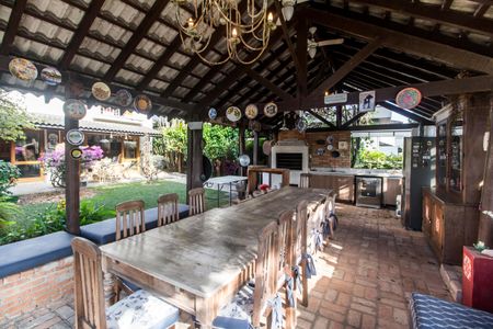 Casa de condomínio à venda com 250m², 3 quartos e 6 vagas Casa de condomínio à venda com 250m², 3 quartos e 6 vagasÁrea gourmet