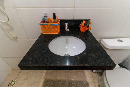 Casa de condomínio à venda com 70m², 2 quartos e 1 vagaBanheiro da Suíte 1