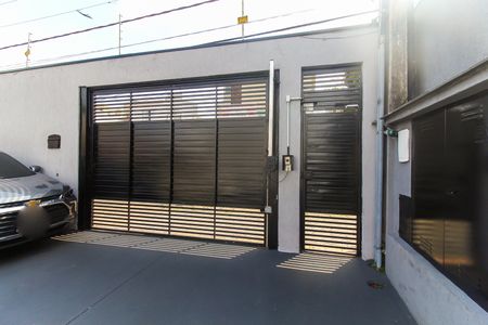 Casa de condomínio à venda com 70m², 2 quartos e 1 vagaEntrada