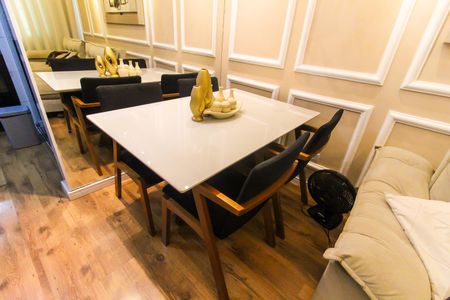 Casa de condomínio à venda com 70m², 2 quartos e 1 vagaSala