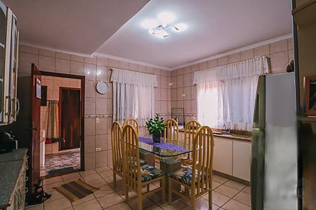 Casa à venda com 2 quartos, 118m² em Vila Scarpelli, Santo André