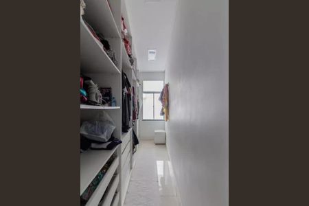 Casa à venda com 3 quartos, 255m² em Vila Vilma, Santo André