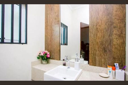 Casa à venda com 3 quartos, 197m² em Vila Eldizia, Santo André