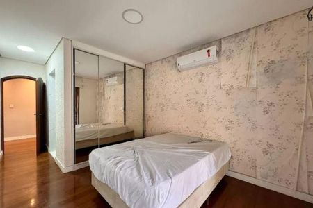 Casa à venda com 5 quartos, 400m² em Vila Alzira, Santo André