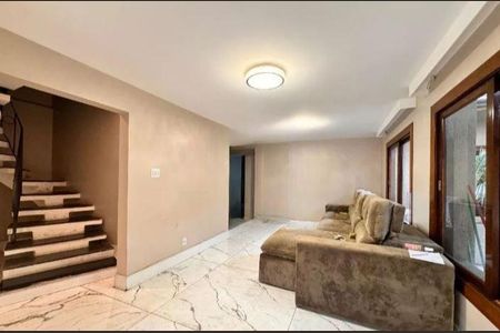 Casa à venda com 5 quartos, 400m² em Vila Alzira, Santo André