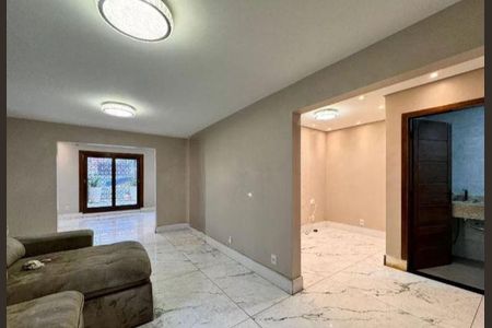 Casa à venda com 5 quartos, 400m² em Vila Alzira, Santo André