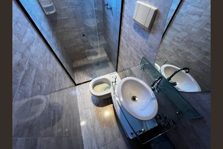 Casa para alugar com 345m², 3 quartos e 3 vagasBanheiro