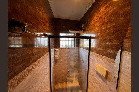 Casa para alugar com 345m², 3 quartos e 3 vagasBanheiro