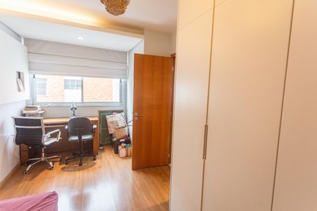 Apartamento à venda com 90m², 3 quartos e 3 vagasQuarto 