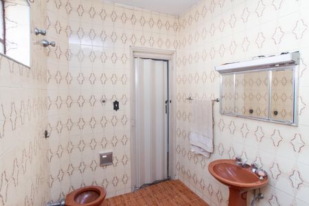 Casa à venda com 250m², 4 quartos e 2 vagasBanheiro 1