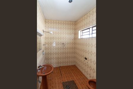 Casa à venda com 250m², 4 quartos e 2 vagasBanheiro 1