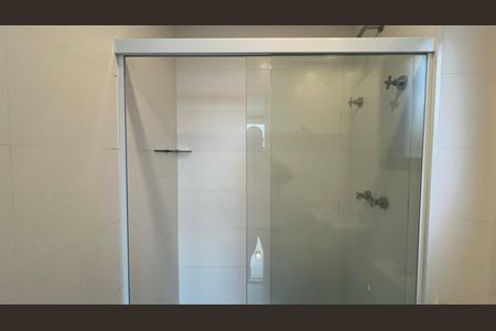 Apartamento à venda com 97m², 2 quartos e 2 vagas Apartamento à venda com 97m², 2 quartos e 2 vagasBanheiro da Suíte 1