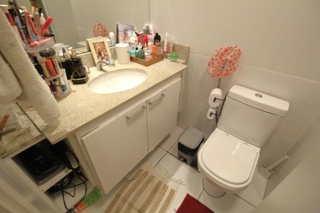 Apartamento à venda com 70m², 2 quartos e 1 vagaBanheiro da suíte