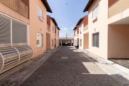 Casa de condomínio à venda com 76m², 2 quartos e 1 vagaÁrea Comum