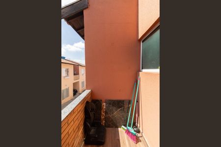 Casa de condomínio à venda com 76m², 2 quartos e 1 vagaVaranda Suíte