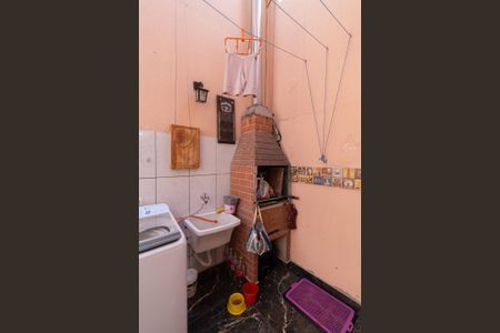 Casa de condomínio à venda com 76m², 2 quartos e 1 vagaÁrea de Serviço 