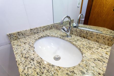 Casa de condomínio à venda com 65m², 2 quartos e 1 vaga Casa de condomínio à venda com 65m², 2 quartos e 1 vagaBanheiro 2