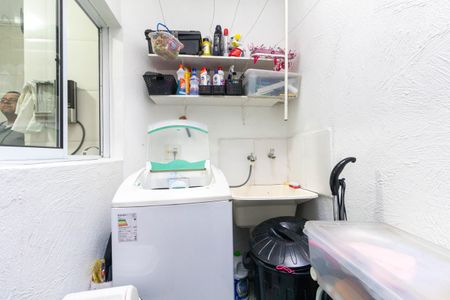 Casa de condomínio à venda com 65m², 2 quartos e 1 vaga Casa de condomínio à venda com 65m², 2 quartos e 1 vagaÁrea de Serviço