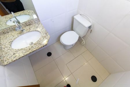 Casa de condomínio à venda com 65m², 2 quartos e 1 vaga Casa de condomínio à venda com 65m², 2 quartos e 1 vagaBanheiro 2