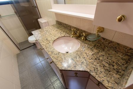 Apartamento para alugar com 110m², 3 quartos e 2 vagasBanheiro