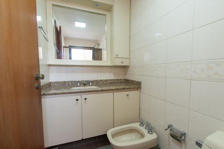 Apartamento para alugar com 110m², 3 quartos e 2 vagasBanhiro da suíte