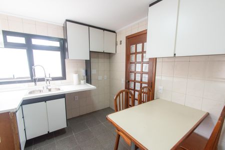 Apartamento para alugar com 110m², 3 quartos e 2 vagasCozinha