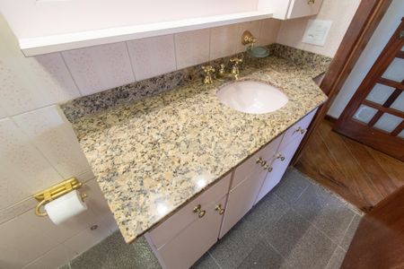 Apartamento para alugar com 110m², 3 quartos e 2 vagasBanheiro