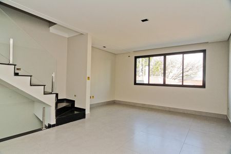 Sala de casa à venda com 3 quartos, 150m² em São Domingos, São Paulo