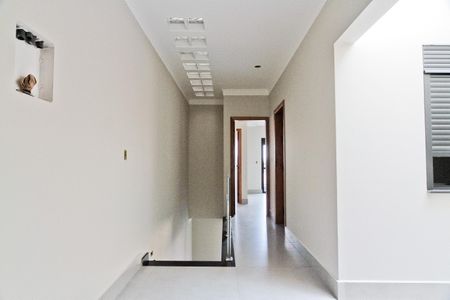 Casa à venda com 150m², 3 quartos e 3 vagasCorredor