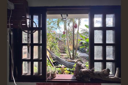 Sala - Vista de casa de condomínio à venda com 2 quartos, 150m² em Vargem Pequena, Rio de Janeiro