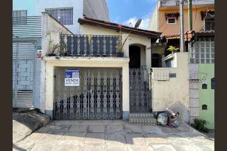 Casa à venda com 95m², 2 quartos e 1 vaga Casa à venda com 95m², 2 quartos e 1 vagaFachada+Placa