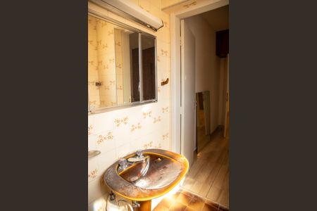 Casa à venda com 168m², 3 quartos e 2 vagasBanheiro 1