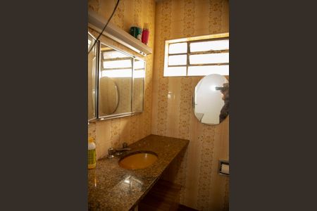 Casa à venda com 168m², 3 quartos e 2 vagasBanheiro 3