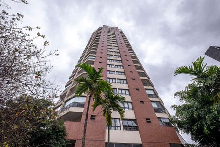 Apartamento à venda com 32m², 1 quarto e 1 vaga Apartamento à venda com 32m², 1 quarto e 1 vagaFachada