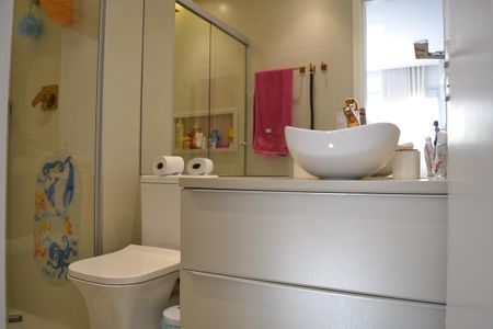 Apartamento à venda com 61m², 2 quartos e 1 vagaBanheiro da suíte