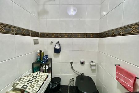 Apartamento à venda com 176m², 3 quartos e 1 vaga Apartamento à venda com 176m², 3 quartos e 1 vagaBanheiro social