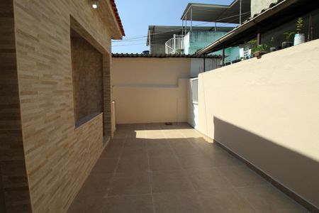 Casa para alugar com 58m², 2 quartos e sem vagaQuintal