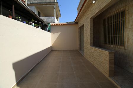 Casa para alugar com 58m², 2 quartos e sem vagaQuintal