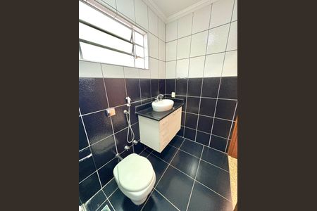 Casa à venda com 266m², 3 quartos e 3 vagasBanheiro da Suíte 2