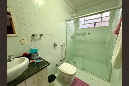 Casa à venda com 266m², 3 quartos e 3 vagasBanheiro da Suíte 1